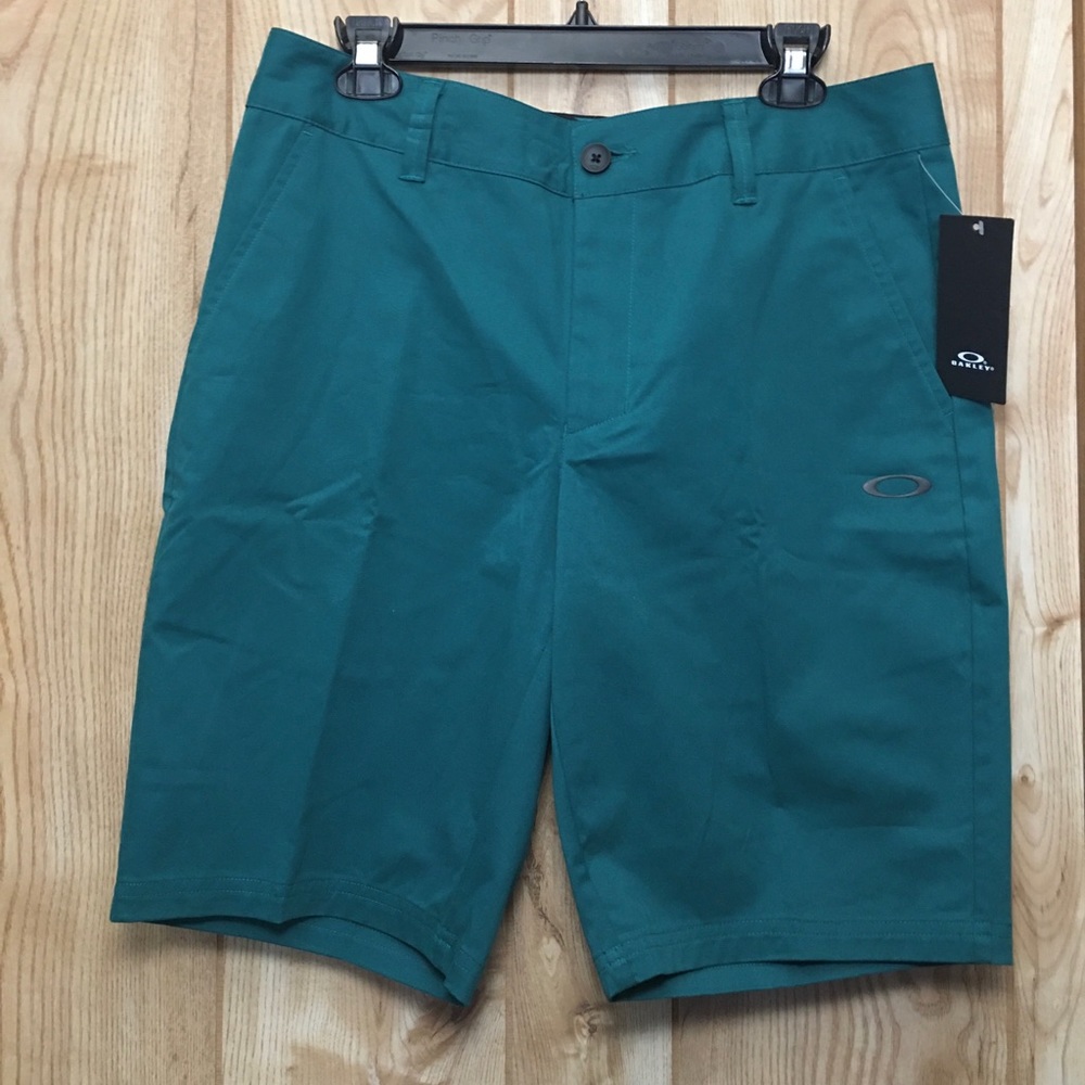 NWT Oakley Chino Icon Golf Shorts